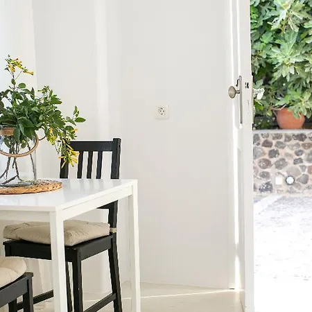 Apanomeria Boutique 3*