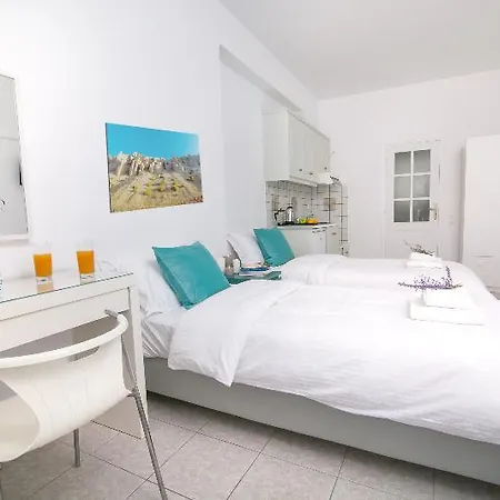 Apanomeria Boutique 3*