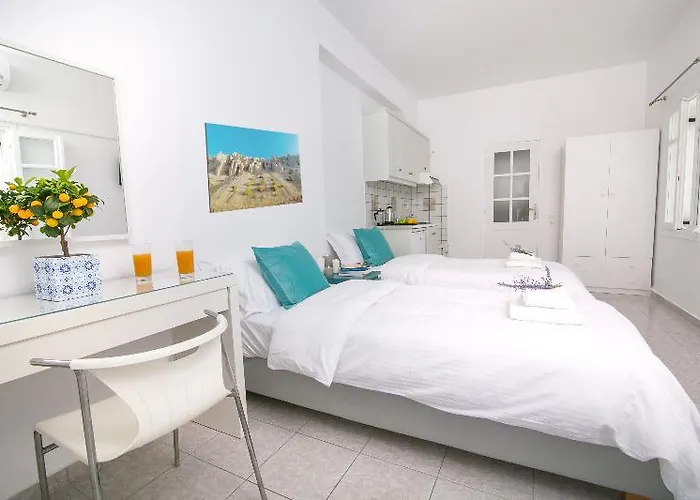 Apanomeria Boutique 3*