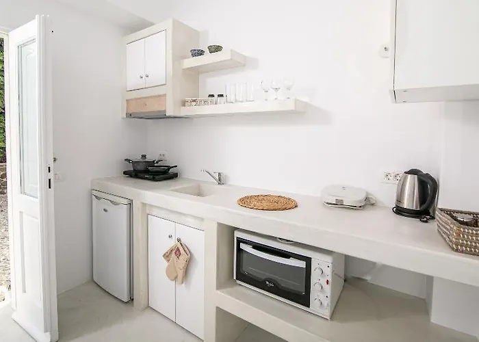 Apanomeria Boutique Oia (Santorini)