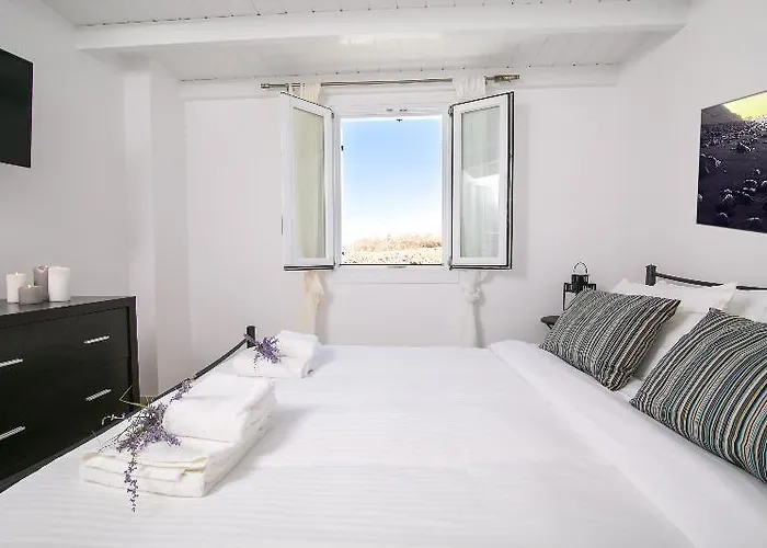Apanomeria Boutique Hotel Oia (Santorini)
