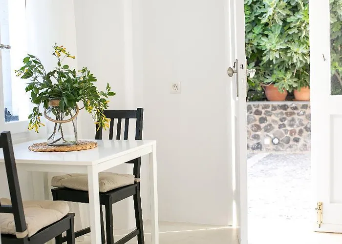 Apanomeria Boutique 3*