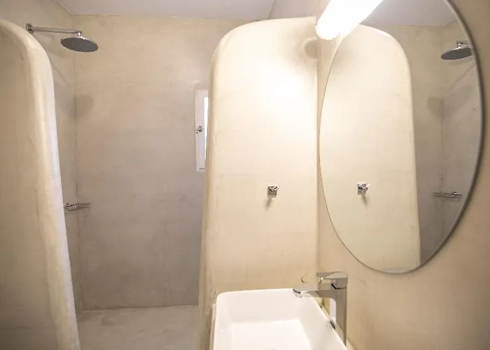 Apanomeria Boutique Oia (Santorini)